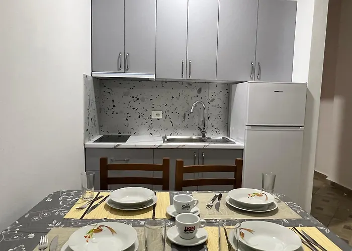 Sol - Entire On A Budget Durrës